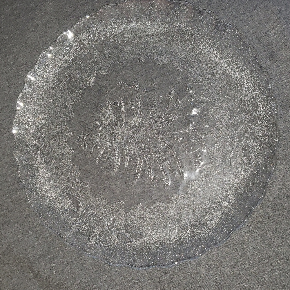Noel Christmas Tree 12 1/2" Round Clear Glass Platter - Picture 7 of 8
